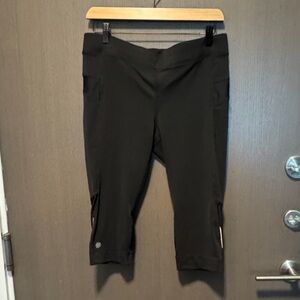 Athleta Black Capri Leggings